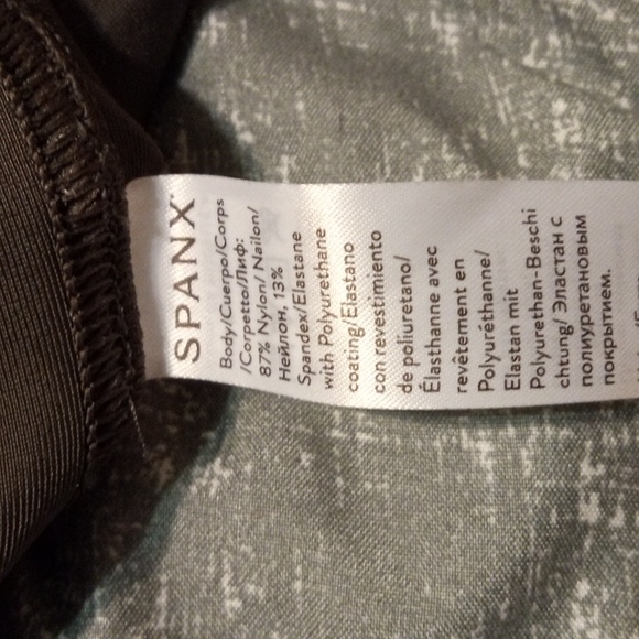 Spanx by Sara Blakely 2437 Woman's Leggings Gunmetal Gray size Medium - Picture 3 of 5